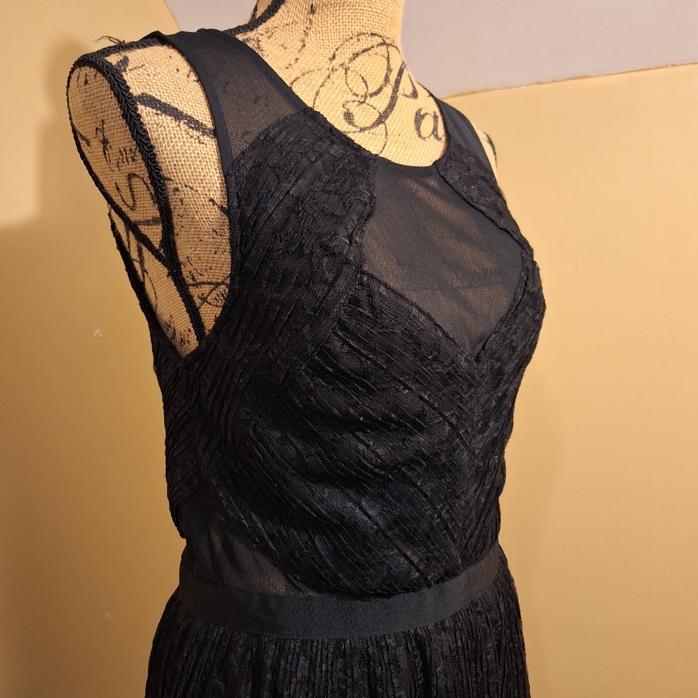 Gorgeous! Guess Black Lace Dress Size 10 - Picture 5 of 8